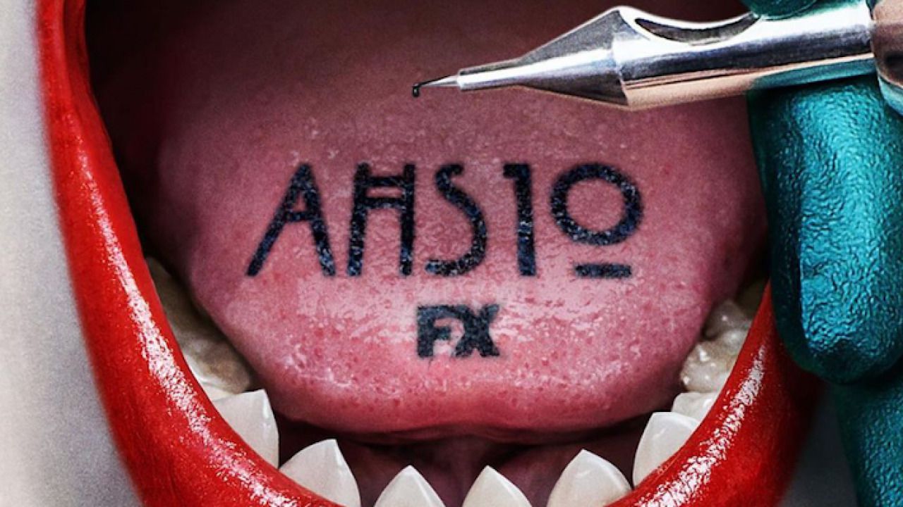 American Horror Story 10 - Macaulay Culkin e Leslie Grossman nella prima foto ufficiale