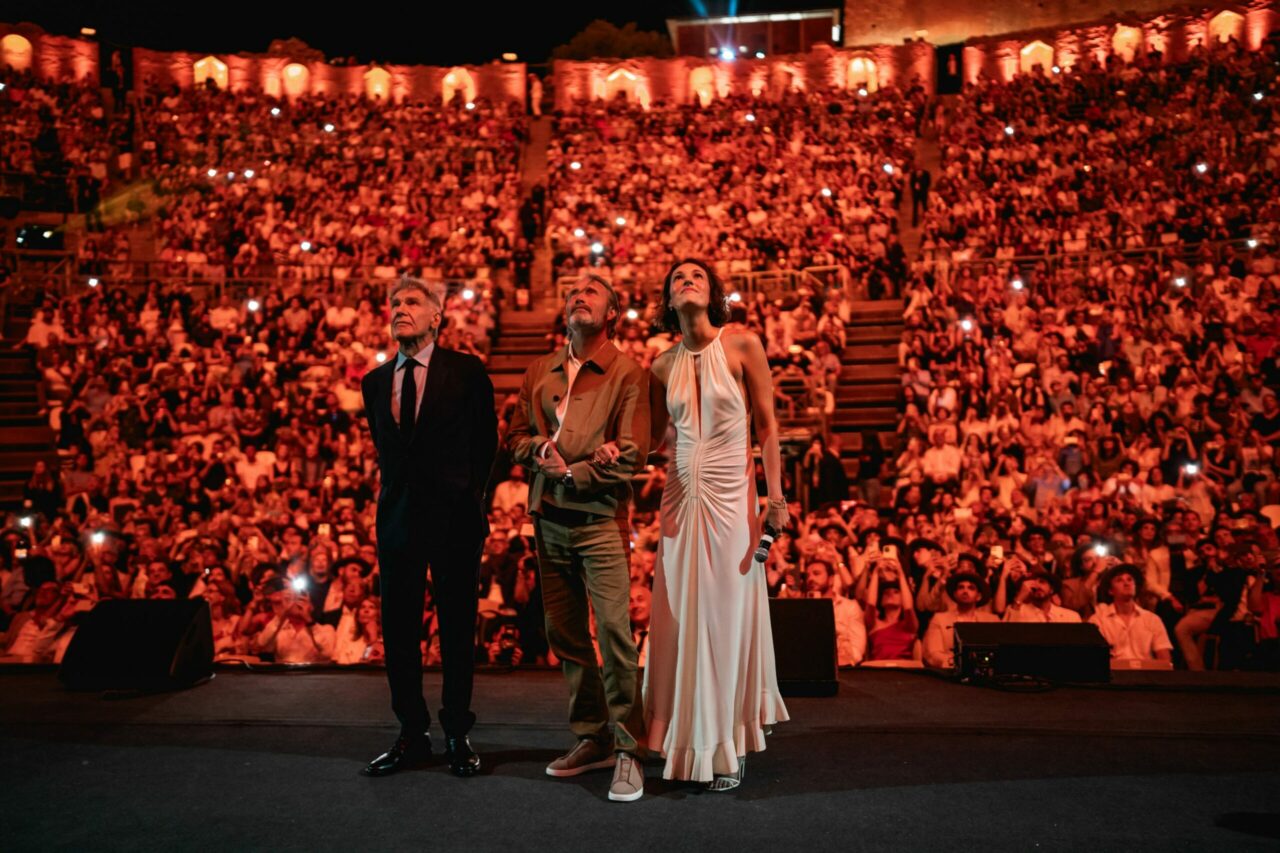 Harrison Ford, Phoebe Waller-Bridge e Mads Mikkelsen.